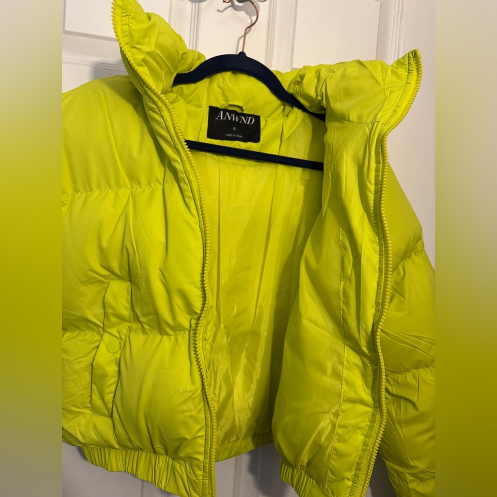 Cropped Puffer Jacket Key Lime Yellow Green - Medium - Picture 5 of 12